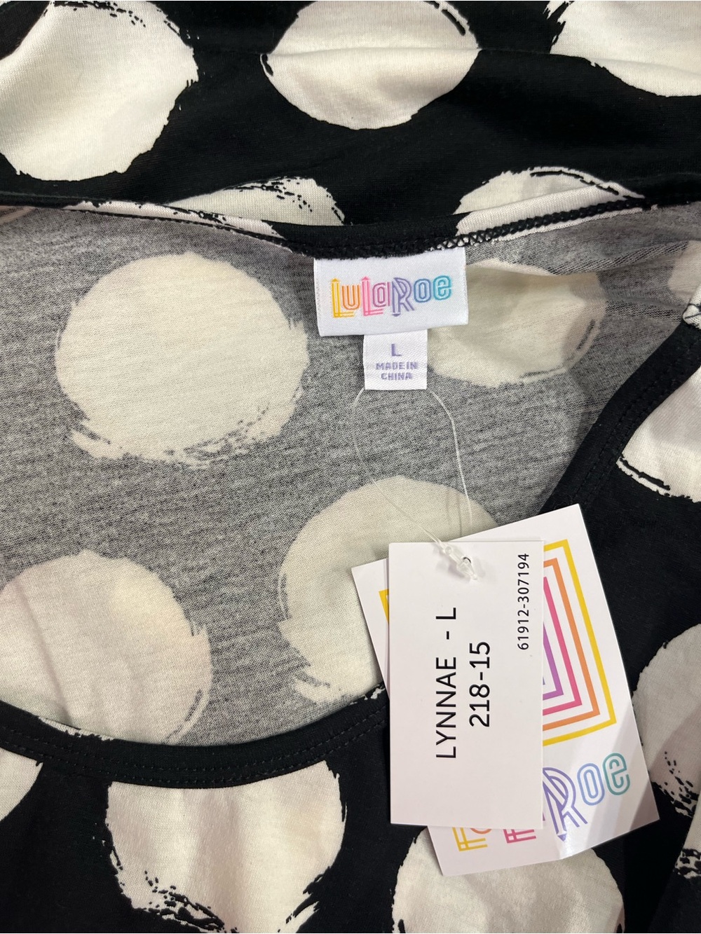 LuLaRoe Lynnae tee size large - Picture 7 of 10